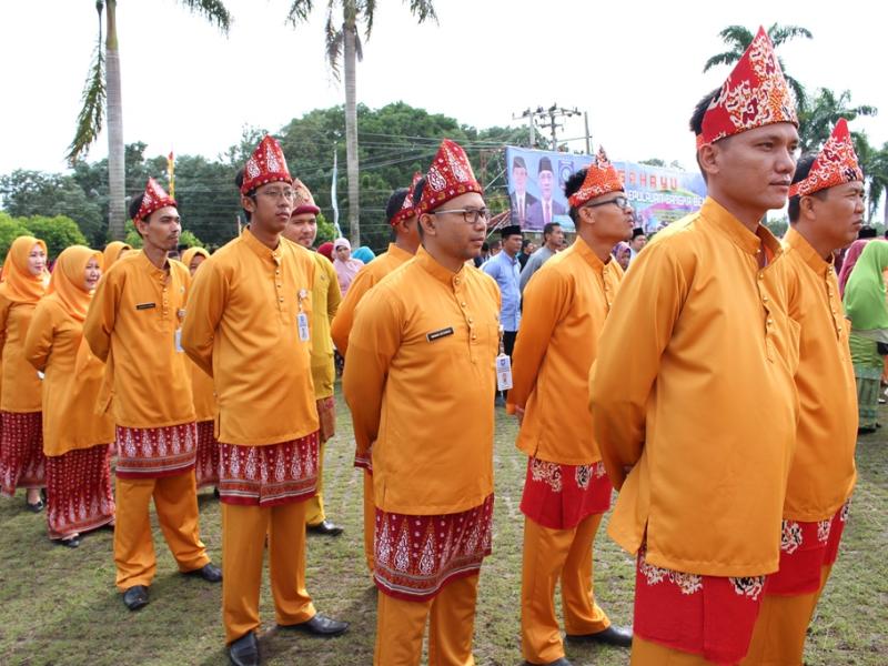 Upacara HUT Provinsi, PNS Pemprov Babel Kenakan Pakaian Adat Melayu