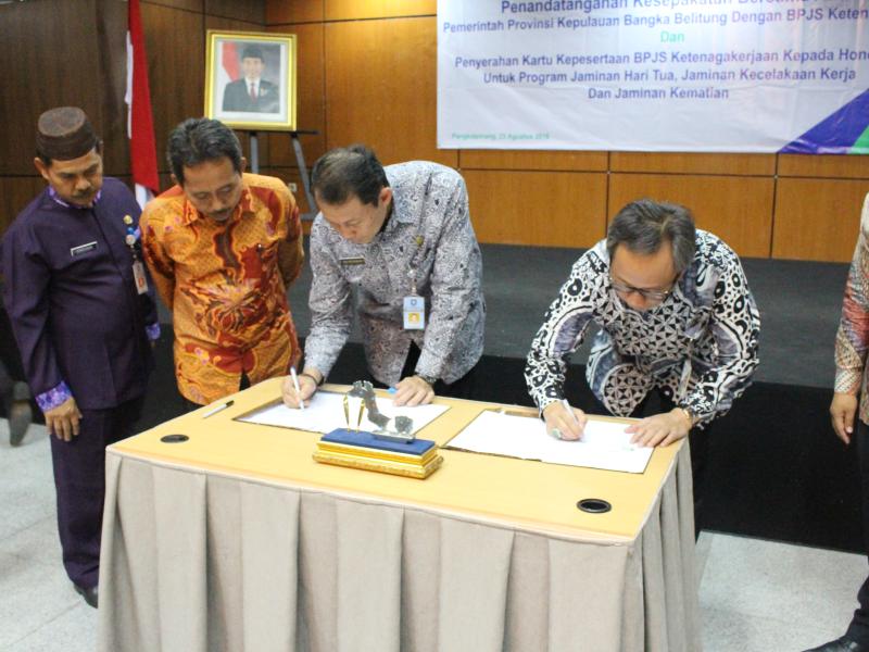 Sekda Babel & Kepala BPJS Tandatangani MoU 