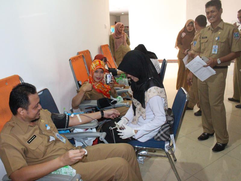 Pegawai BKD Pemprov Babel Sumbang 32 Kantong Darah