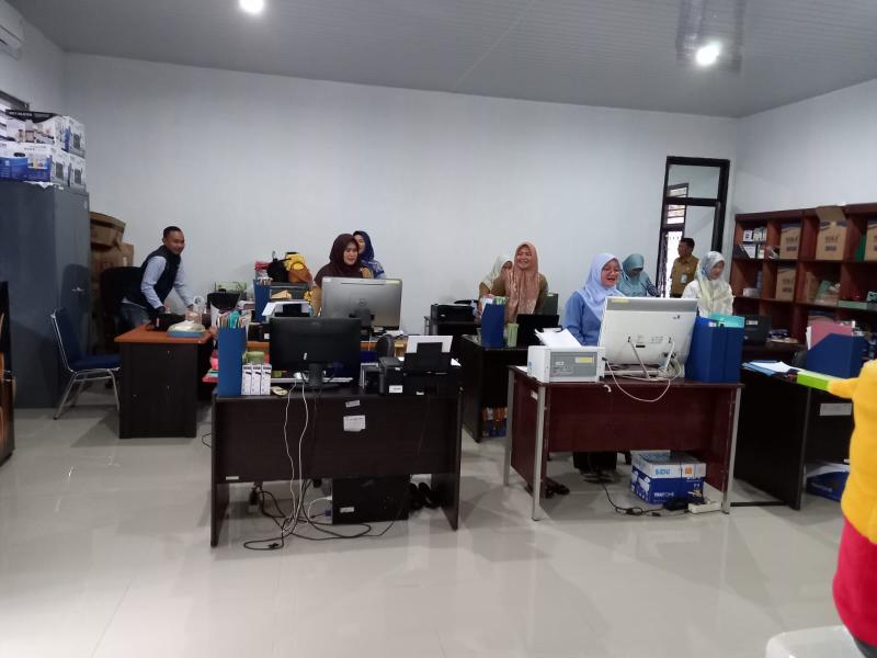 Lagu Kebangsaan Indonesia Raya Bergema di DLHK Babel