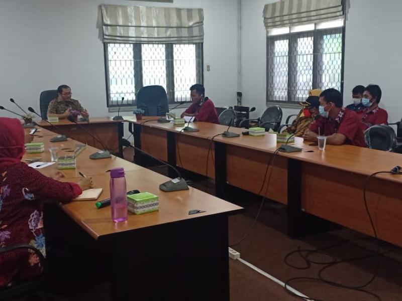 Minta Hentikan Penambangan Laut, FPNP Babar Kunjungi DLH Babel