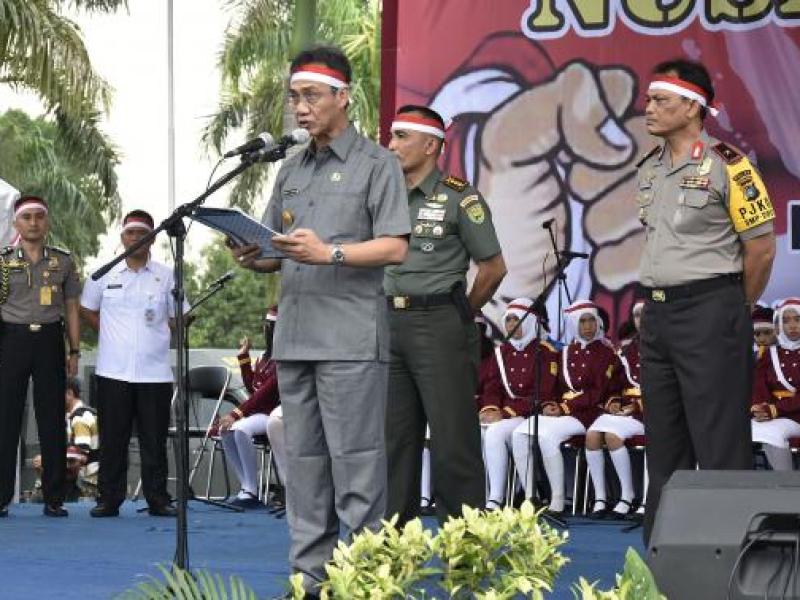 Halaman Kantor Gubernur Disesaki Ribuan Massa Jaga NKRI