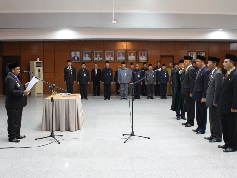 Gubernur Lantik Empat Pejabat Pimpinan Tinggi Pratama
