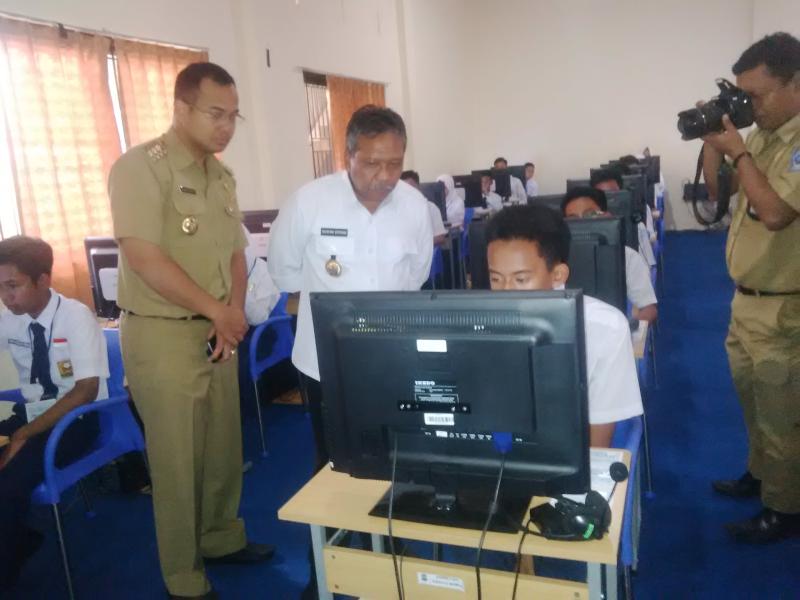 Gubernur Babel Tinjau Pelaksanaan UN SMP