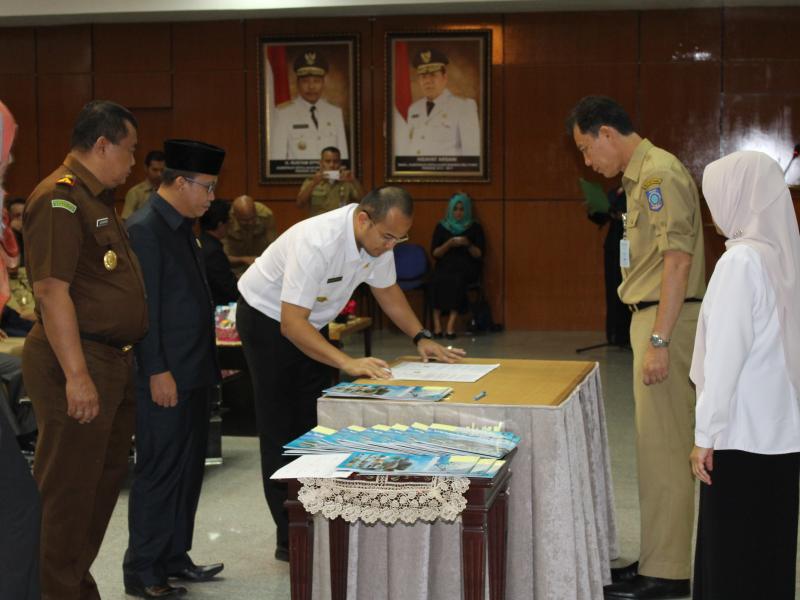 Gubernur, Bupati & Walikota Tandatangani Serah Terima P2D