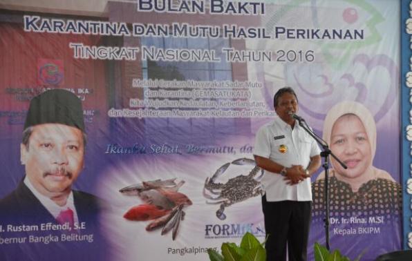 Gubernur Babel H. Rustam Effendi, SE, saat memberikan sambutan di acara pencanangan Bulan Bakti Karantina dan Mutu Hasil Perikanan Tingkat Nasional 2016. (foto: rell).